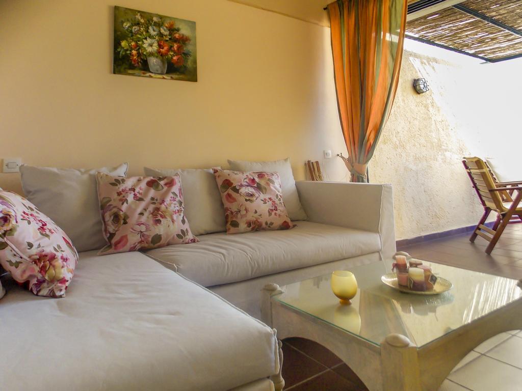 Manto On The Beach Apartments Барбати Экстерьер фото